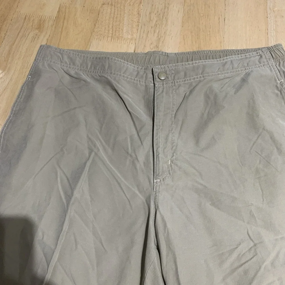 Timberland Men's Size M/10 Inseam Flat‎ Front  British Khaki Chino Shorts